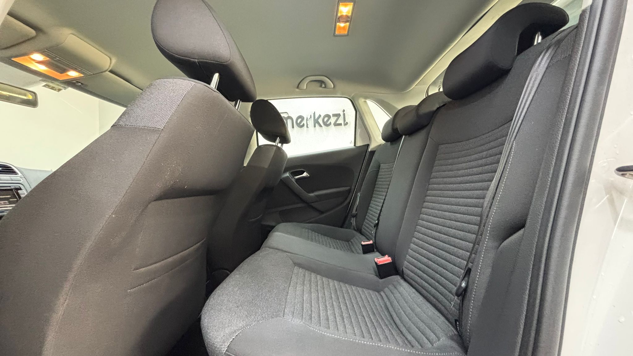 VOLKSWAGEN POLO 15